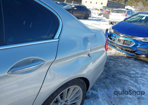 2011 BMW 535I xDrive z USA, uszkodzony, nr VIN WBAFU7C5XBC877558